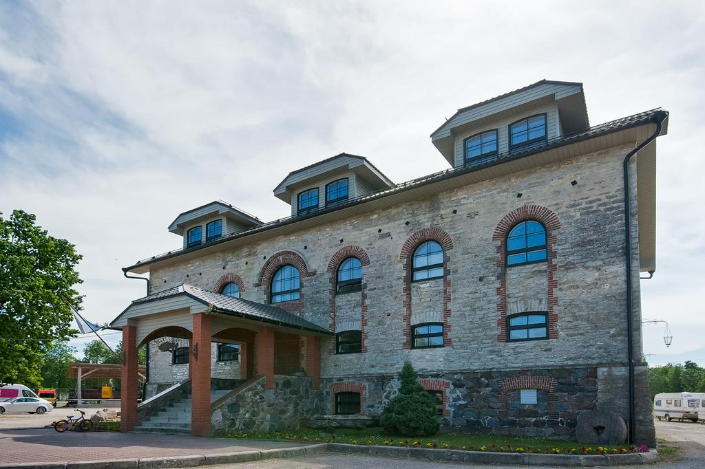 Veskisilla Hotel Türi Εξωτερικό φωτογραφία